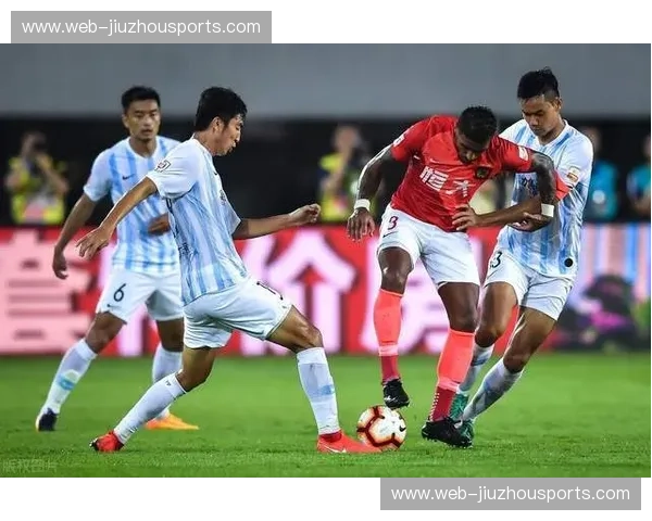 羊城逐浪：恒大与富力的足协杯恩怨，那一抹红蓝交织的岁月巅峰