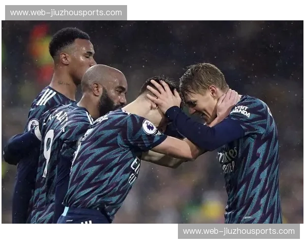 英伦绿茵的碰撞：诺维奇与阿森纳的绿茵史诗